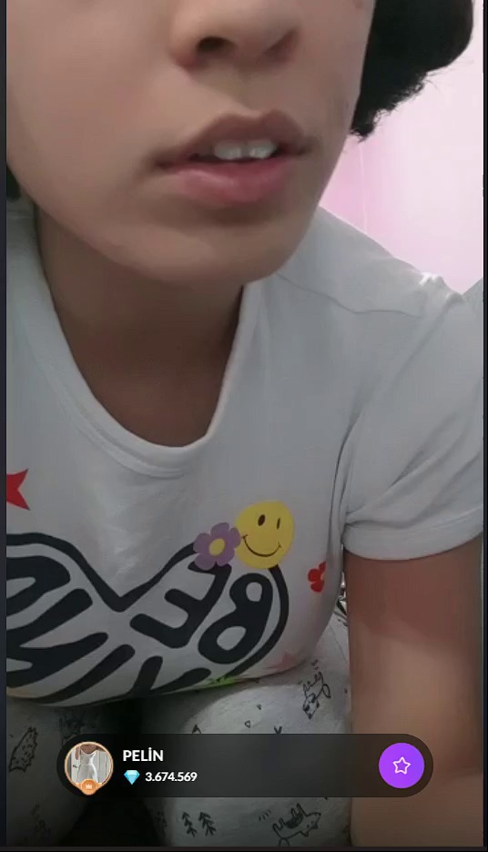 Kendini siktirmrk icin her turlu mimigi yapan pelin
